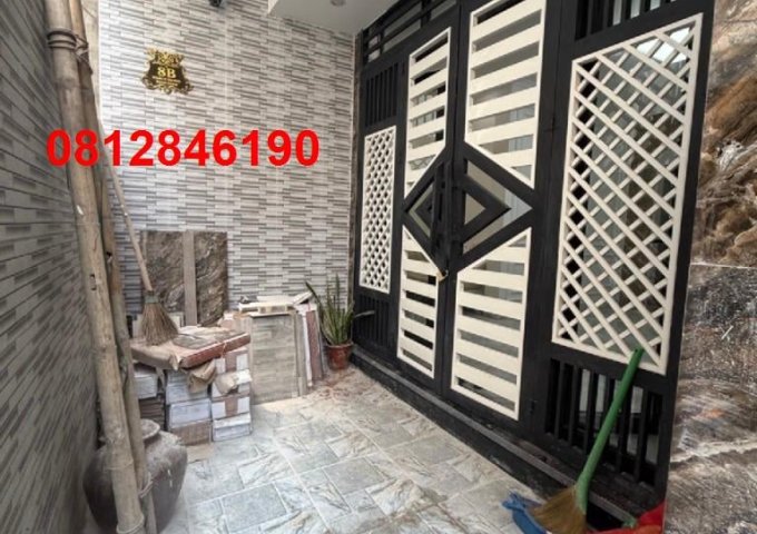 NHÀ MINH KHAI NGAY ĐẦU NGÕ THÔNG CHỦ XÂY ĐẸP 5 TẦNG CÓ THANG MÁY