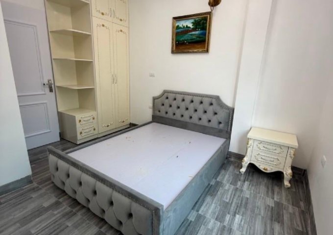 NHÀ MINH KHAI NGAY ĐẦU NGÕ THÔNG CHỦ XÂY ĐẸP 5 TẦNG CÓ THANG MÁY