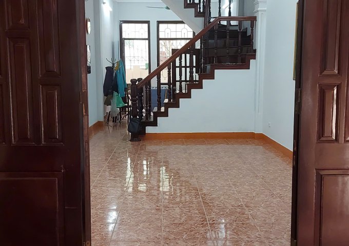 ► Cho thuê nhà 3,5 tầng số 4, hẻm 376/56/29 đường Bưởi, phường Vĩnh Phúc, Ba Đình, Hà Nội.