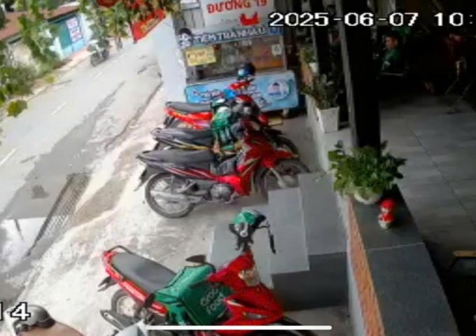 CẦN SANG NHƯỢNG QUÁN CAFE + 2 KIOT KINH DOANH (TỔNG DIỆN TÍCH ~120M2) – KHU VỰC GẦN CẦU BÌNH LỢI, THỦ ĐỨC