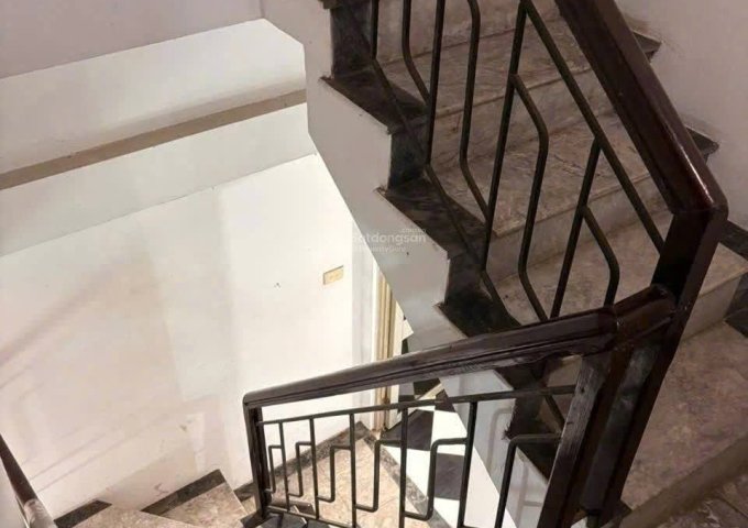 Cho thuê nhà nguyên căn ngõ 459 Bạch Mai, 31m² x 3 tầng , 3 ngủ, 7 Triệu ở gđ, nhóm