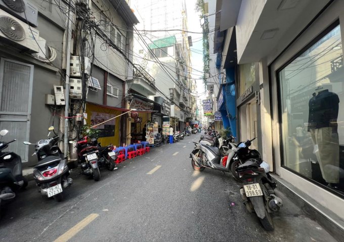 Bán nhà Đào Tấn, Ba Đình, lô góc, gần phố 97m2, 2 tầng, Mt 6m, chỉ 17.5 tỷ