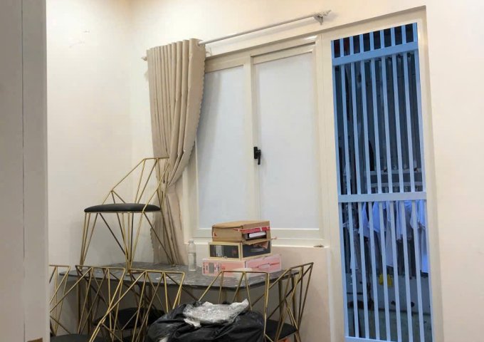 Cần bán gấp nhà 1 trệt 2 lầu thiết kế Tân Cổ Điện - Hiện đại.