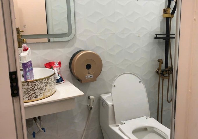 Cần bán gấp nhà 1 trệt 2 lầu thiết kế Tân Cổ Điện - Hiện đại.