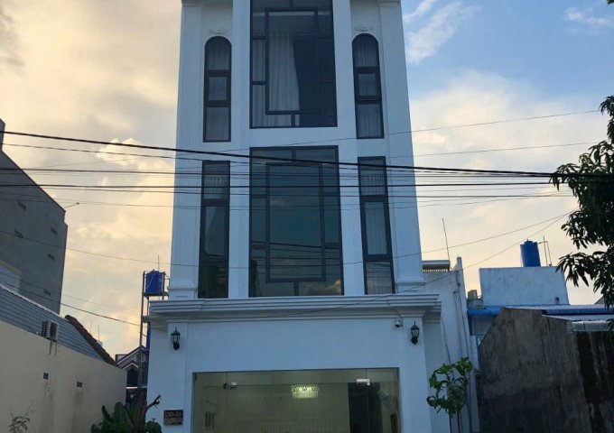 Cần bán gấp nhà 1 trệt 2 lầu thiết kế Tân Cổ Điện - Hiện đại.