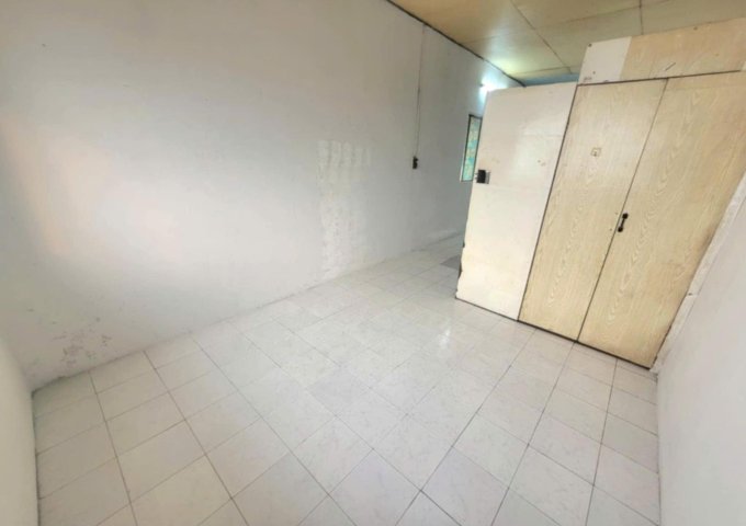 Cho thuê căn hộ chung cư mặt tiền đường Phạm Văn Đồng, gần Đại học Văn Lang