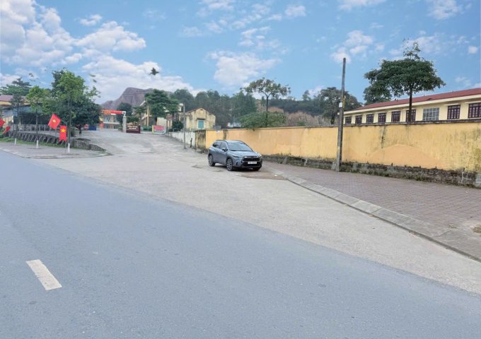 - CẦN BÁN ĐẤT ĐẸP - VỊ TRÍ ĐẸP - CỬA ĐẦU TƯ SÁNG CHÓI