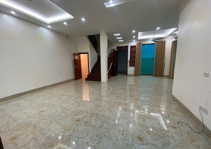 Cho thuê Biệt thự Nguyễn Văn Lộc 130m x 3 tầng thông sàn 35 triệu 0903409888