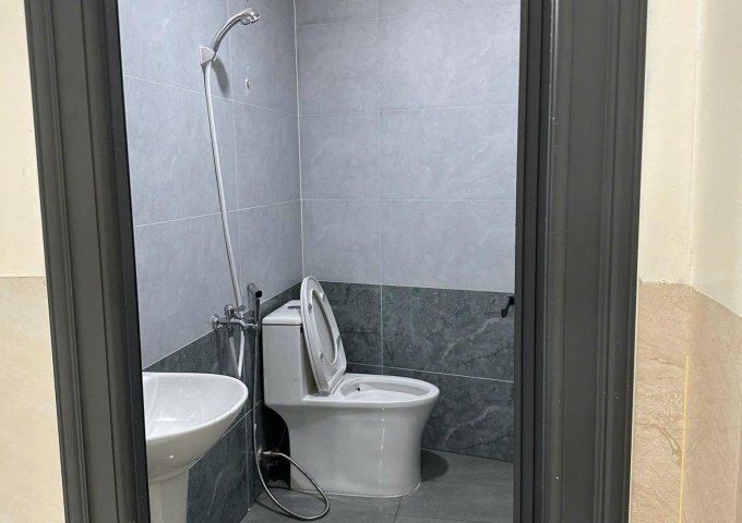 Cần nhượng phòng trọ gác đúc, gần các trường đại học, không chung chủ