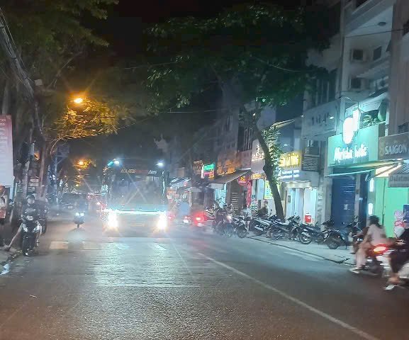 ► Bùng nổ Lô đất TOP 1, chiếm lĩnh thị trường hôm nay, vị trí hiếm có, đắc địa kinh doanh, khu vực rất ít có người bán