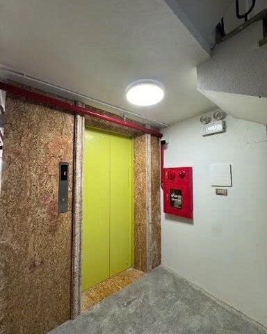 Cho thuê mặt bằng kinh doanh 109-140m² tại 499 Lạc Long Quân, Quận Tây Hồ, Hà Nội