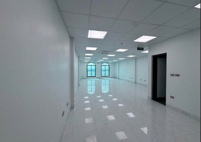 Cho thuê mặt bằng kinh doanh 109-140m² tại 499 Lạc Long Quân, Quận Tây Hồ, Hà Nội