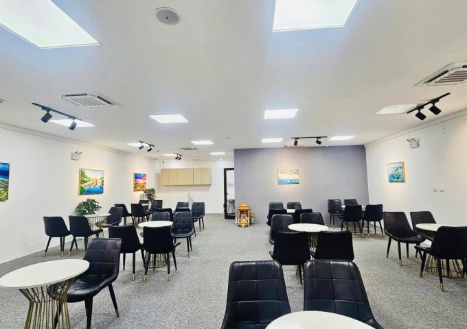 CHO THUÊ TÒA NHÀ VĂN PHÒNG MẶT PHỐ DUY TÂN – 140M² × 7 TẦNG – MẶT TIỀN 12M – GIÁ CHỈ TỪ 40 TRIỆU/THÁNG