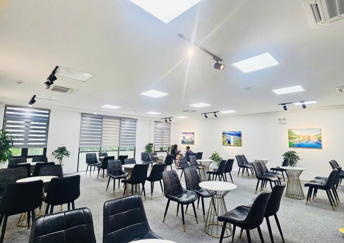 CHO THUÊ TÒA NHÀ VĂN PHÒNG MẶT PHỐ DUY TÂN – 140M² × 7 TẦNG – MẶT TIỀN 12M – GIÁ CHỈ TỪ 40 TRIỆU/THÁNG