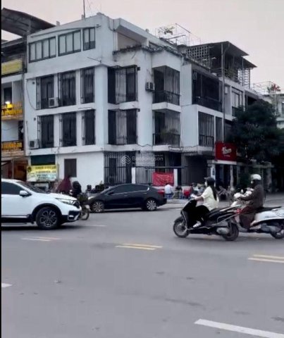 Cho thuê nhà 2 mặt tiền 26m góc 2 đường lớn 30m và 26m, đông đúc ngày đêm, view hồ đẹp, vỉa hè 7.5m