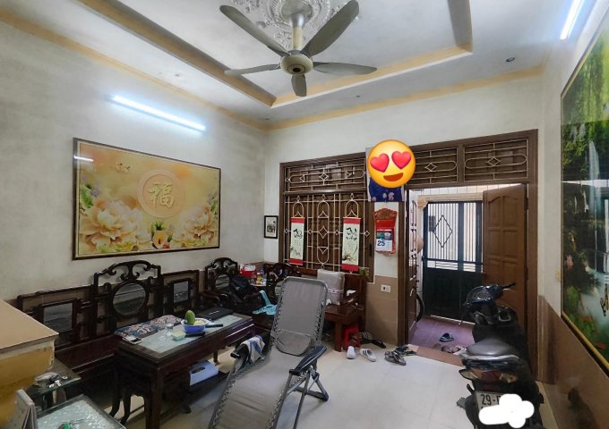 Nhà Nghi Tàm, Tây Hồ 51m, xây 5 tầng, mt 4.5m, giá 11.6 tỷ.