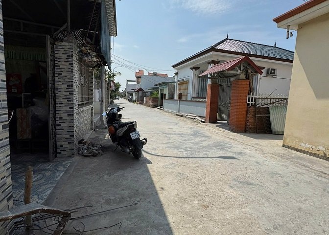 HÀNG HIẾM - ĐẤT MẶT ĐƯỜNG CHỢ, GIÁ CHỈ 2,X TỶ