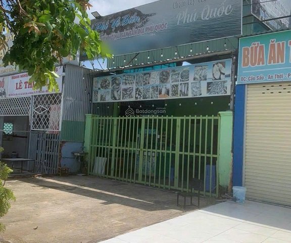 Gia đình tôi cần bán căn nhà tại Chợ Cầu Sấu, mặt đường Nguyễn Văn Cừ, Đặc khu Phú Quốc