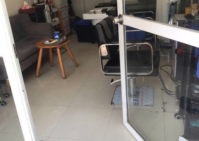 SANG NHƯỢNG CỬA HÀNG thân yêu vô cùng lộc lá đã gắn bó với em suốt 2 năm qua để mở rộng mặt bằng