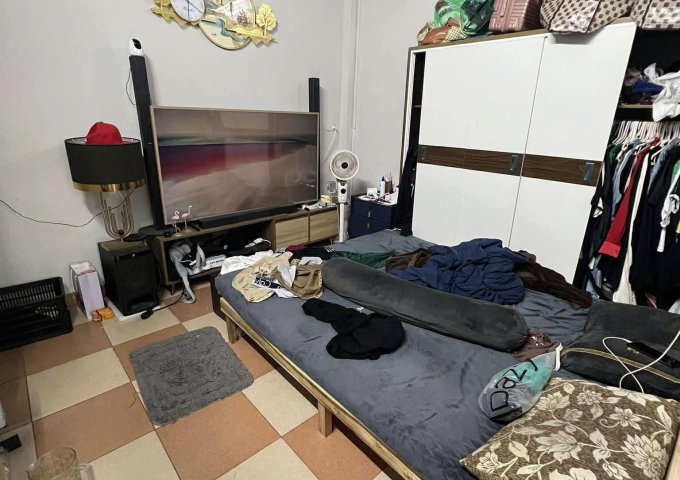 CHÍNH CHỦ CHO THUÊ NGAY MẶT BẰNG 4 TẦNG TRUNG TÂM NGUYỄN CHÍ THANH