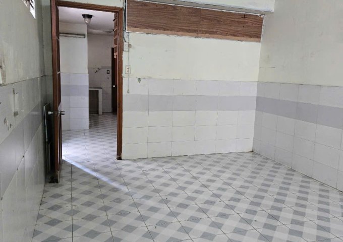 Cho thuê nhà nguyên căn hoặc mặt tiền kinh doanh – Đường Tô Hiến Thành, Quận 10