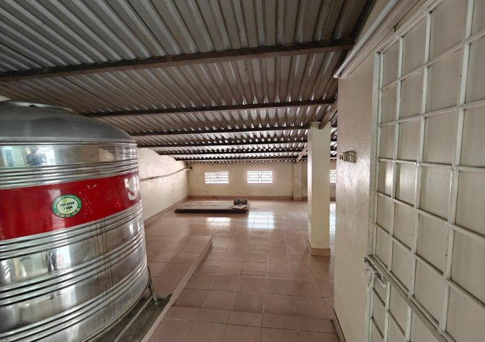 Cho thuê nhà riêng cực rộng, mặt tiền 7m, trung tâm Cầu Giấy. Tổng diện tích sử dụng 480m2