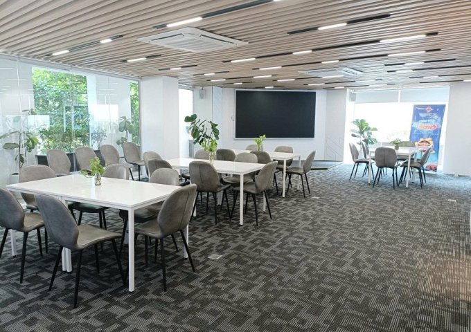 Cho Thuê Văn Phòng 140m² Mặt Phố Trần Thái Tông, Giá Rẻ Nhất, Quận Cầu Giấy