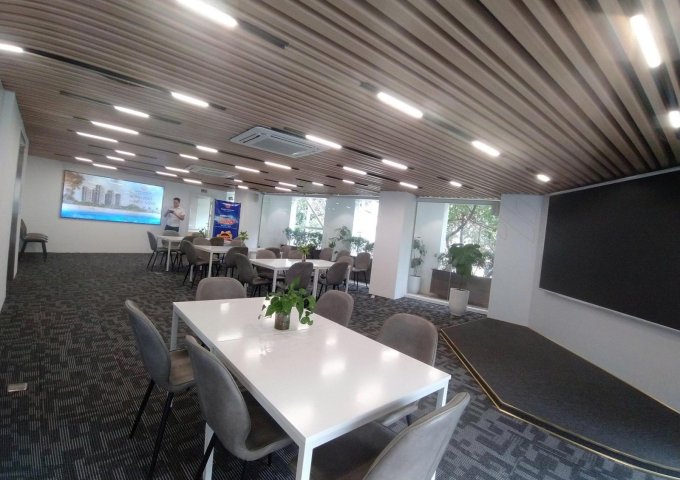 Cho Thuê Văn Phòng 140m² Mặt Phố Trần Thái Tông, Giá Rẻ Nhất, Quận Cầu Giấy