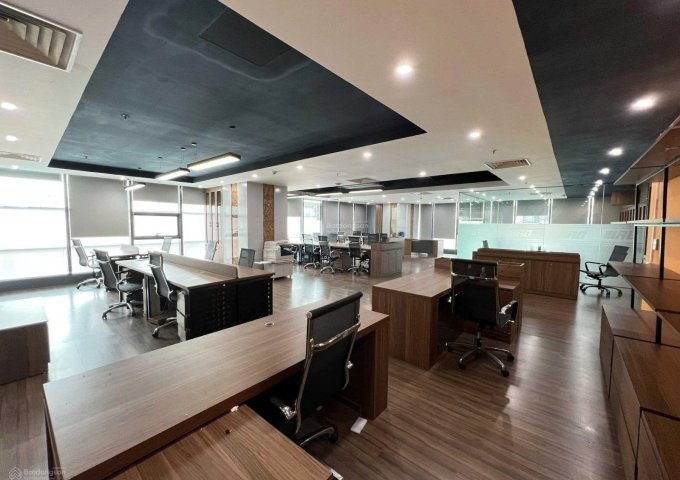 Cho Thuê Văn Phòng 140m² Mặt Phố Trần Thái Tông, Giá Rẻ Nhất, Quận Cầu Giấy