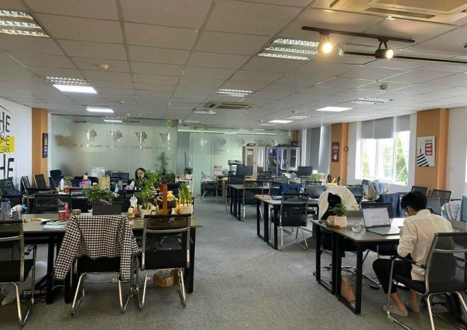Cho Thuê Văn Phòng 140m² Mặt Phố Trần Thái Tông, Giá Rẻ Nhất, Quận Cầu Giấy