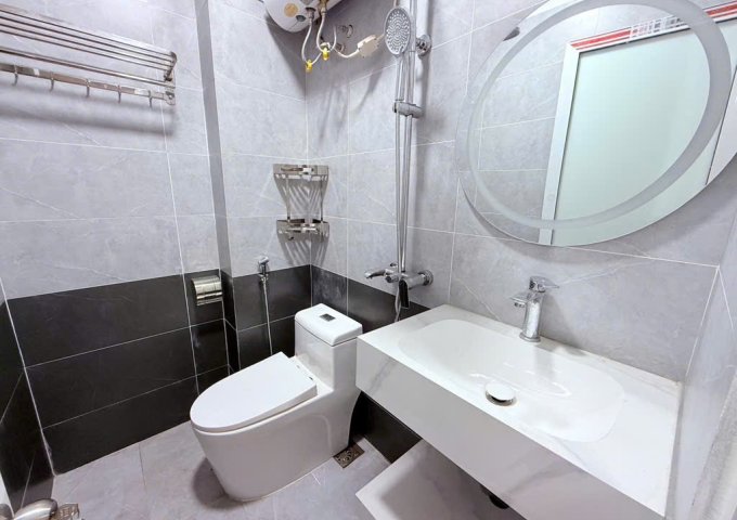 BÁN NHÀ 5 TẦNG MỚI – NGÕ THÔNG PHONG, PHỐ TÔN ĐỨC THẮNG, HÀ NỘI