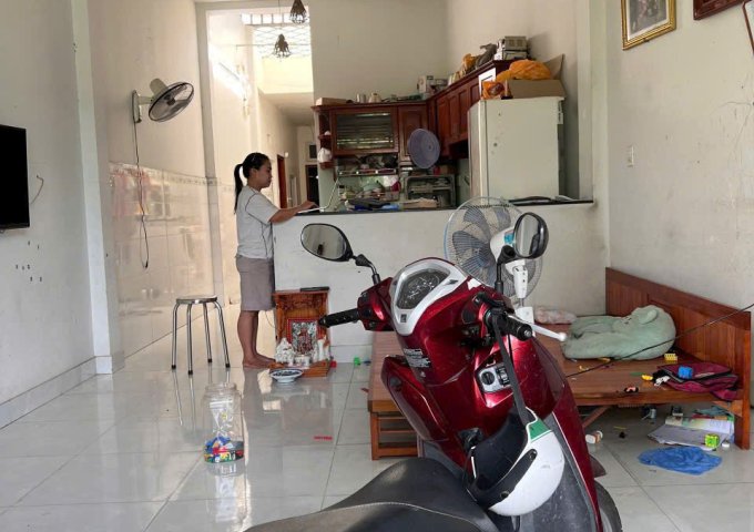 BÁN NHÀ CẤP 4 HXH HUỲNH THỊ HAI, TÂN CHÁNH HIỆP, Q.12 NHĨNH NHẸ 4T