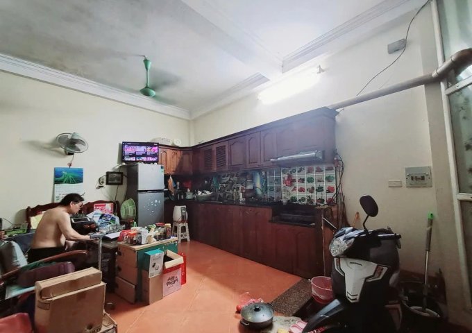 Bán Nhà Phan Kế Bính 33m2. 5 tầng. mặt tiền 5.8m. giá 9.2 tỷ Ba Đình Hà Nội