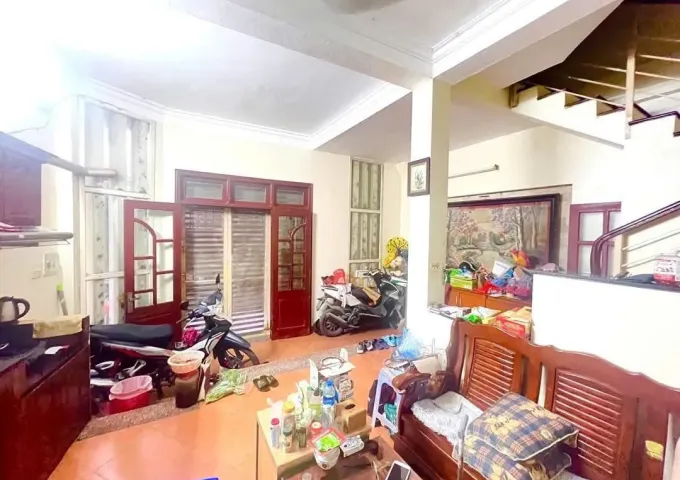 Bán Nhà Phan Kế Bính 33m2. 5 tầng. mặt tiền 5.8m. giá 9.2 tỷ Ba Đình Hà Nội