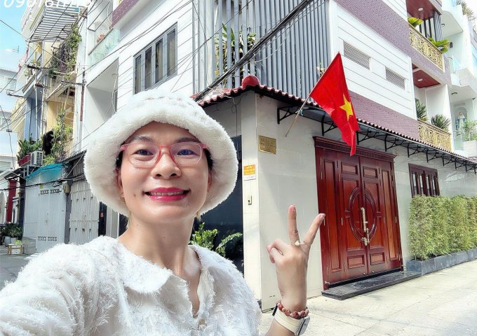 BÁN BIỆT THỰ PHONG CÁCH HIỆN ĐẠI - CĂN GÓC 2 MẶT TIỀN Đ. NGUYỄN CẢNH CHÂN & TRẦN HƯNG ĐẠO, QUẬN 1