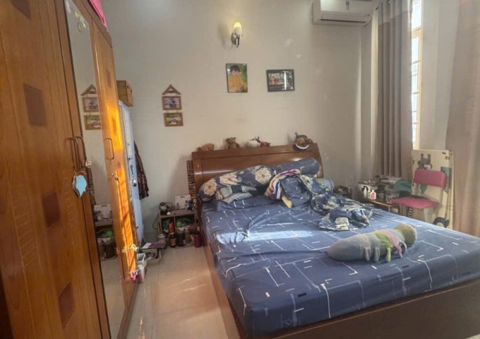 Bình Tân, gần MT Trương Phước Phan, nhà mới đẹp 4 tầng, ngang 4.5m, 