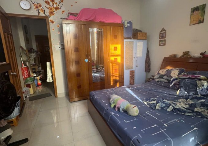 Bình Tân, gần MT Trương Phước Phan, nhà mới đẹp 4 tầng, ngang 4.5m, 