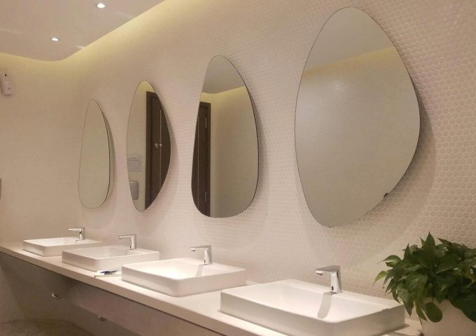 HOT! Văn Phòng Cầu Giấy 140m2 Siêu Đẹp – Giá Tốt Chỉ 37 Triệu/Tháng – Vị Trí Trung Tâm, Ô TÔ Đỗ Cửa