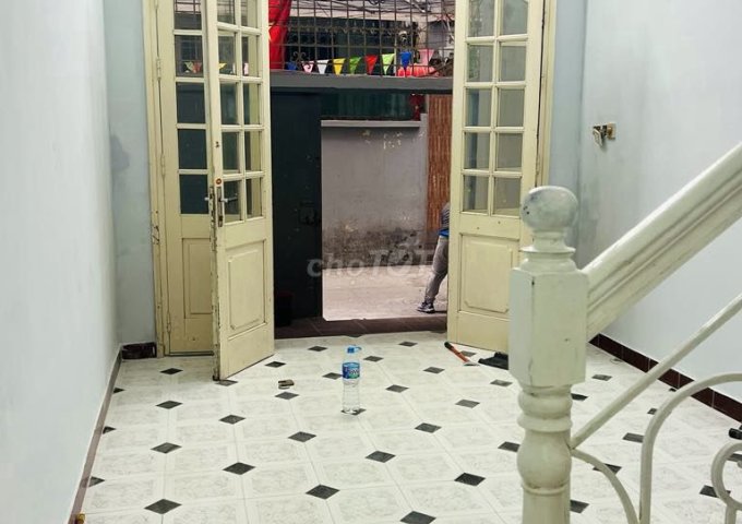 Cho thuê nhà 3 tầng, 3 phòng ngủ đường Bùi Ngọc Dương
