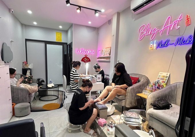 SANG NHƯỢNG MÔ HÌNH NAIL – Gội - Makeup