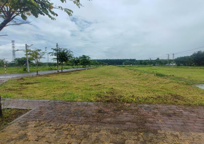 GIA ĐÌNH TÔI ĐI ĐỊNH CƯ NƯỚC NGOÀI - CẦN BÁN NHANH LÔ ĐẤT CỰC ĐẸP - 75M2 - ĐỨC PHÁT 1 - BÌNH DƯƠNG / 2 TỶ 7.