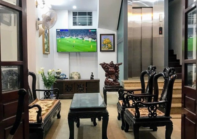 Bán nhà riêng ngõ 106 đường Cầu Giấy-Hà Nội, diện tích 42m2, mặt tiền 4,4m, 6 tầng + thang máy. Sổ đỏ chính chủ.