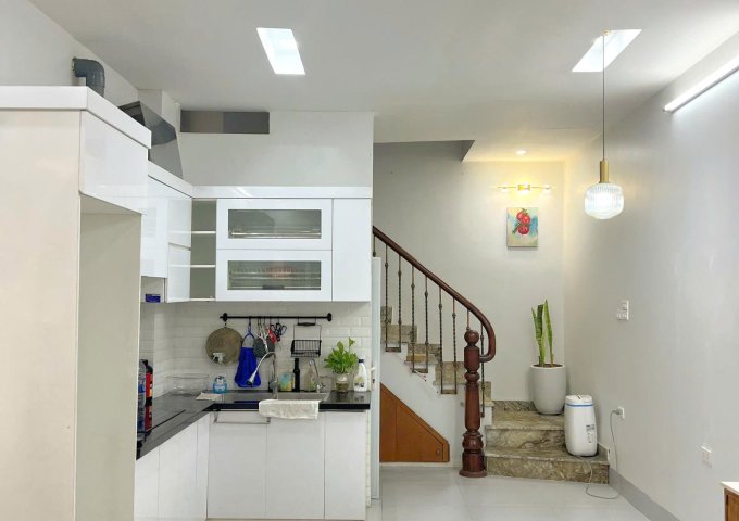 Chính chủ cho thuê nhà riêng nguyên căn khu vực Ngã Tư Sở, đối diện Royal City – Thanh Xuân, Hà Nội