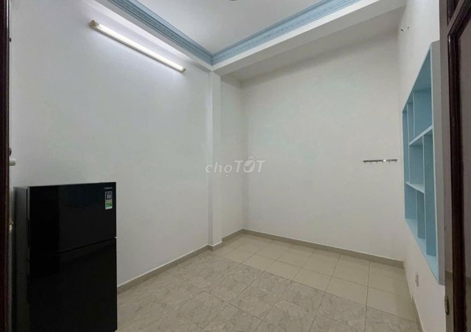 Cho thuê phòng trọ ngay gần Đại học Văn Lang.