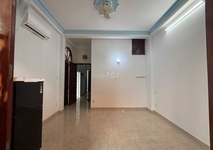 Cho thuê phòng trọ ngay gần Đại học Văn Lang.