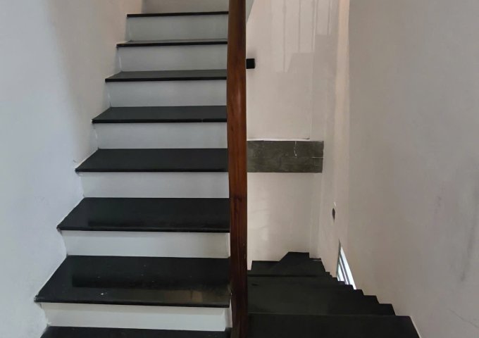 BÁN NHÀ 5 TẦNG TRUNG TÂM MỸ ĐÌNH – DIỆN TÍCH 40M2 – GIÁ 8.9 TỶ – NỞ HẬU, KINH DOANH TỐT