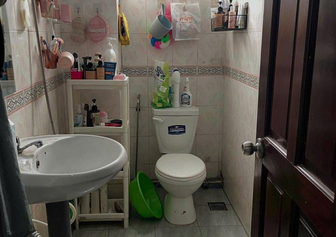 Mình cần pass phòng Bancol (còn 1 tháng hợp đồng, nếu ở tiếp thì chủ tiếp tục gia hạn)