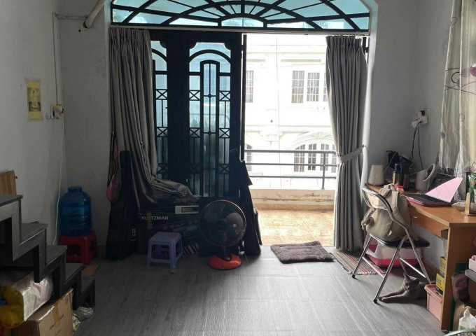 Mình cần pass phòng Bancol (còn 1 tháng hợp đồng, nếu ở tiếp thì chủ tiếp tục gia hạn)