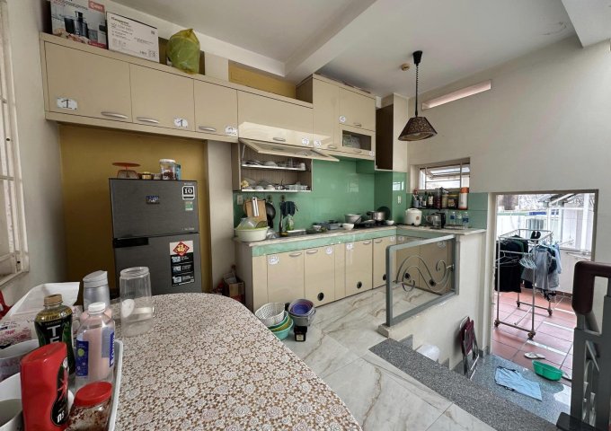 PHÒNG CÓ SẴN- MÁY LẠNH - FULL NT - SẠCH SẼ - NGÃ TƯ PHÚ NHUẬN - NGUYỄN KIỆM