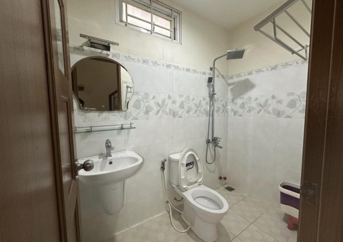 PHÒNG CÓ SẴN- MÁY LẠNH - FULL NT - SẠCH SẼ - NGÃ TƯ PHÚ NHUẬN - NGUYỄN KIỆM